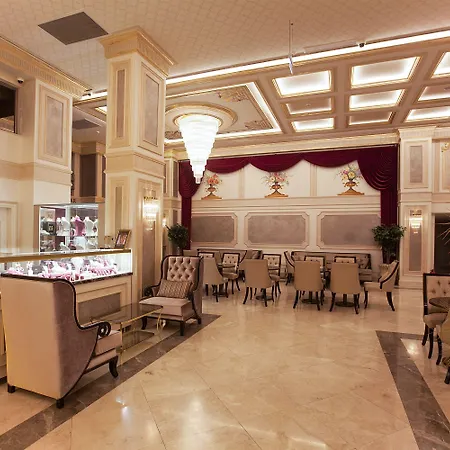 Miss 4* Istanbulská provincie