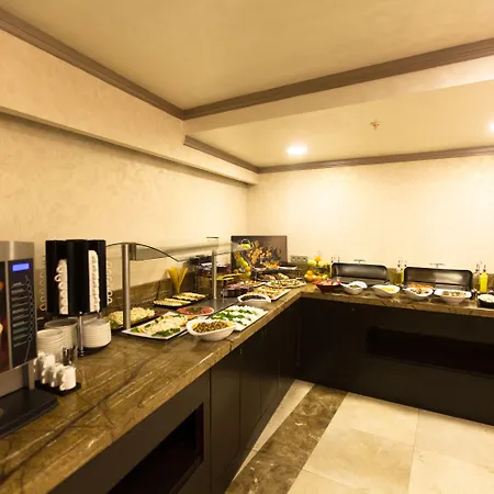 Miss 4* Istanbulská provincie